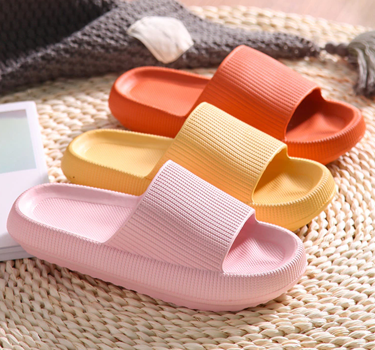 The ergonomic design of these comfortable, waterproof and nonslip rubber flipflops will make